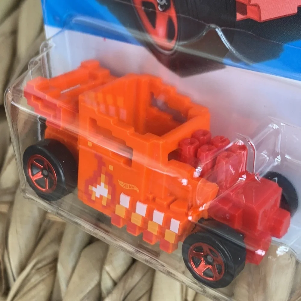 Pixel Shaker Hot Wheels Ride On Hot Wheels Car New 2025 Pixelated Bone Shaker